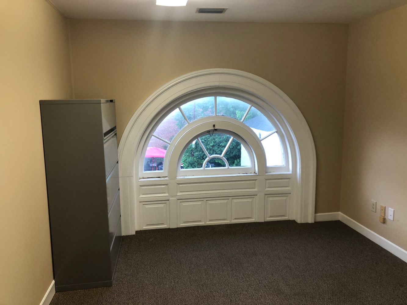 Amesbury Building : 100 Main St, Amesbury, MA 01913